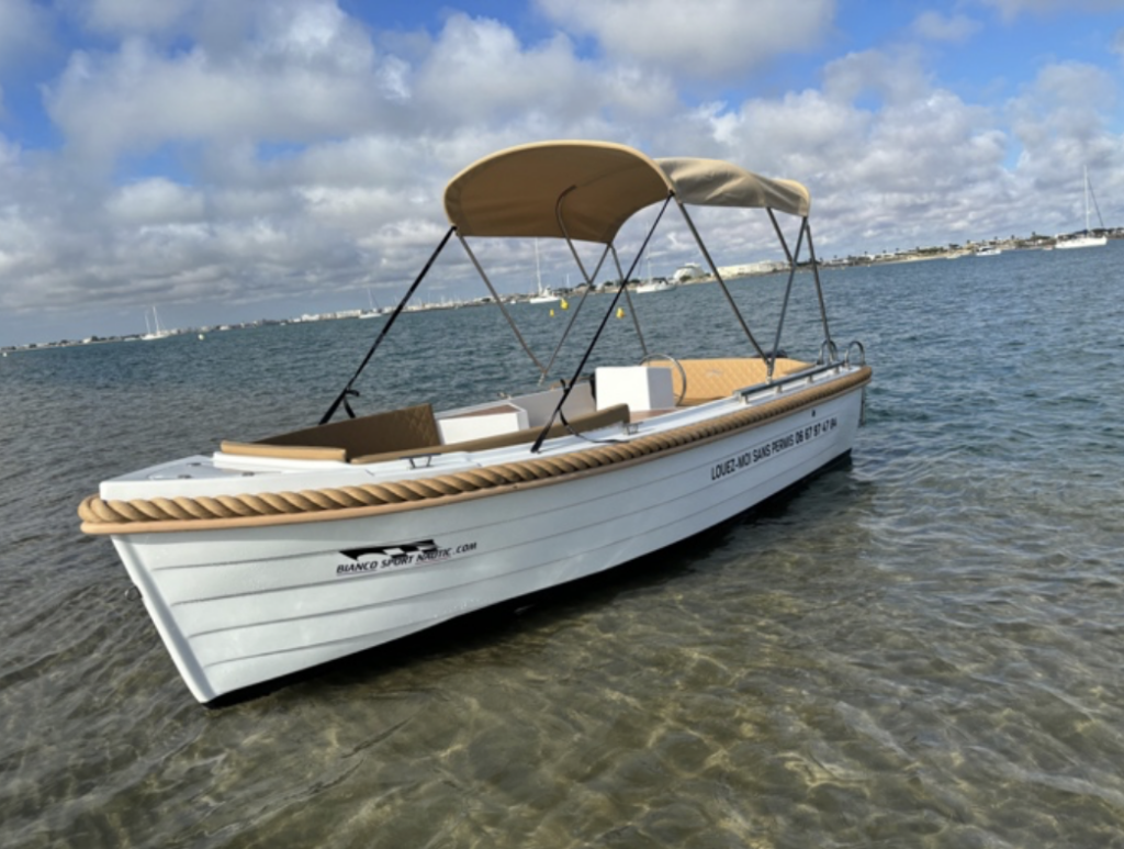 Location de bateaux au Grau du Roi sans permis - charme du bateau