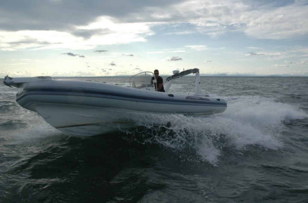Location de bateaux a Port camargue - vitesse