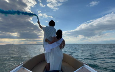 Baby shower et gender reveal en bateau au Grau du Roi : une expérience magique en Méditerranée